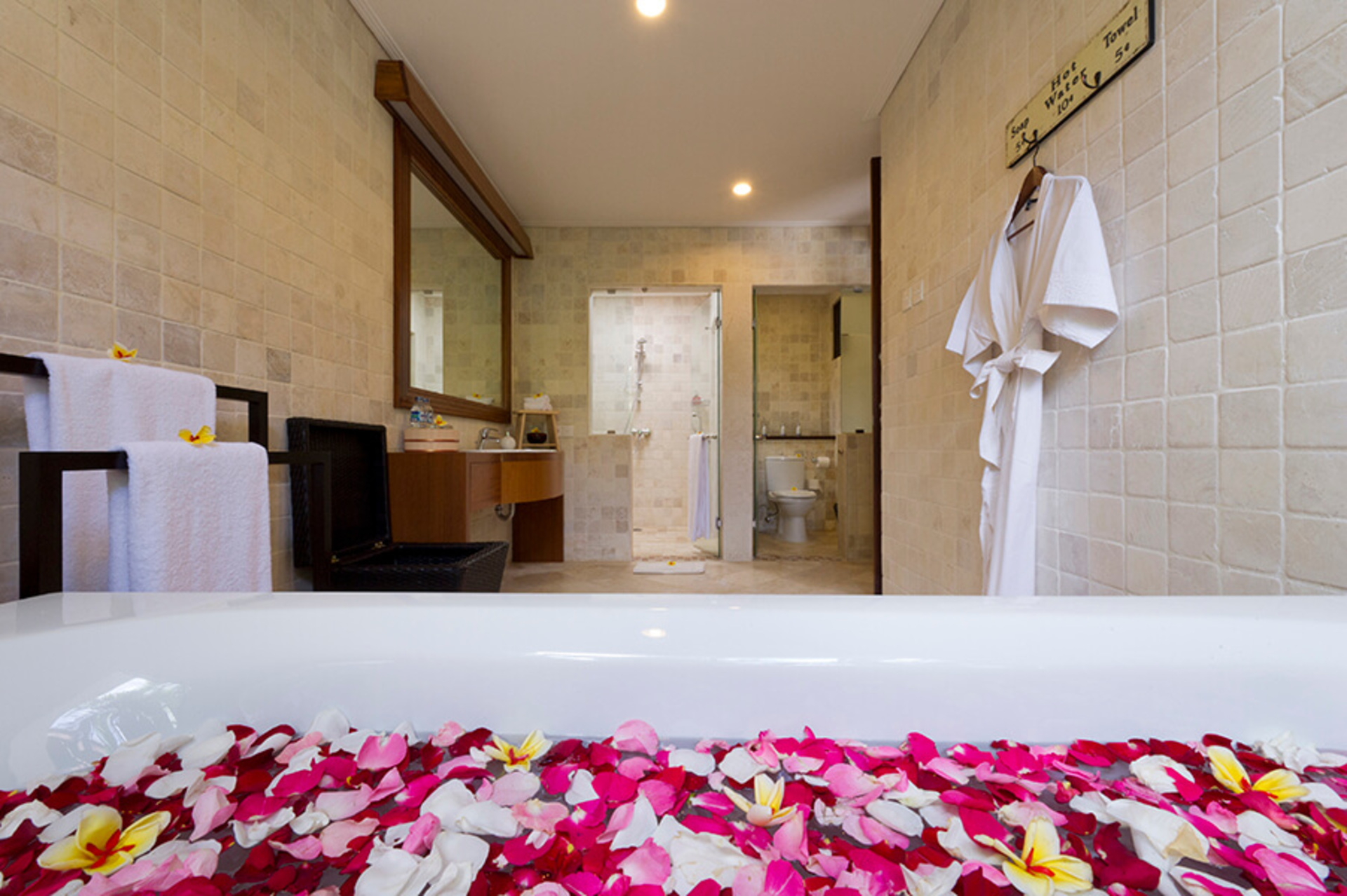 Escape to Bali Villa – Ubud’s Premier Sanctuary 1000