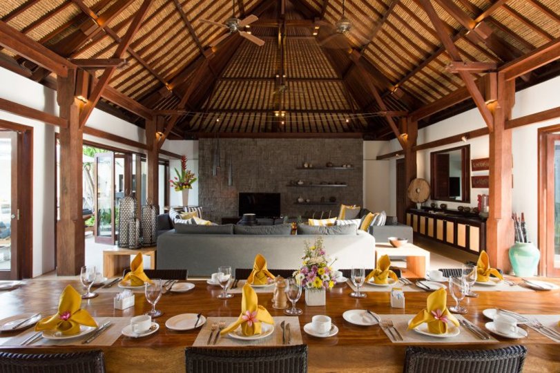 A Luxurious Oasis Steps from the Shore, Bali Villa 1008
