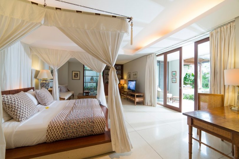 A Luxurious Oasis Steps from the Shore, Bali Villa 1008