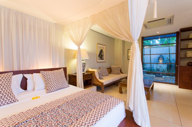 A Luxurious Oasis Steps from the Shore, Bali Villa 1008