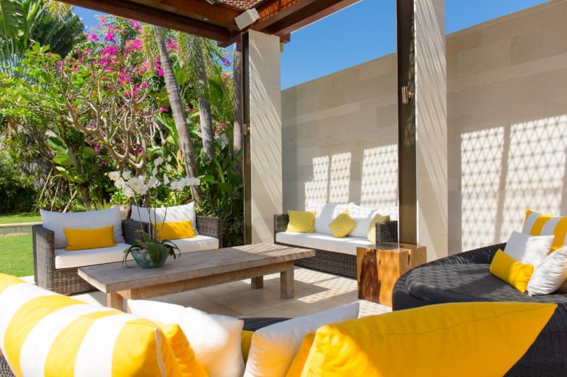 A Luxurious Oasis Steps from the Shore, Bali Villa 1008