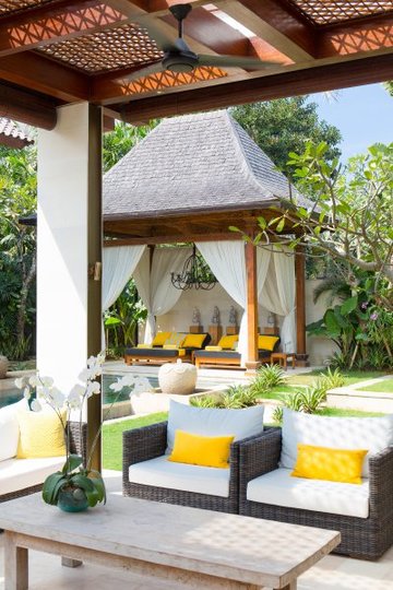 A Luxurious Oasis Steps from the Shore, Bali Villa 1008