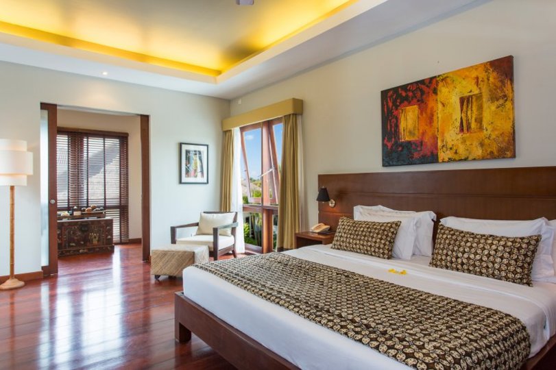 A Luxurious Oasis Steps from the Shore, Bali Villa 1008