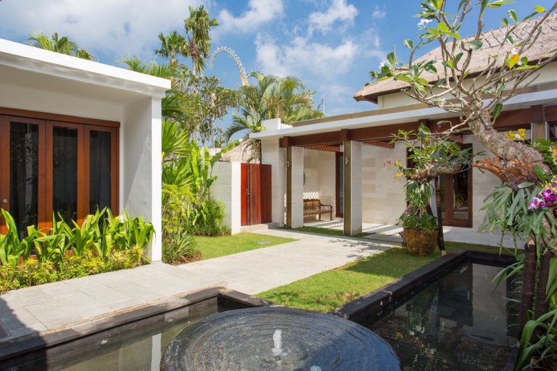 A Luxurious Oasis Steps from the Shore, Bali Villa 1008