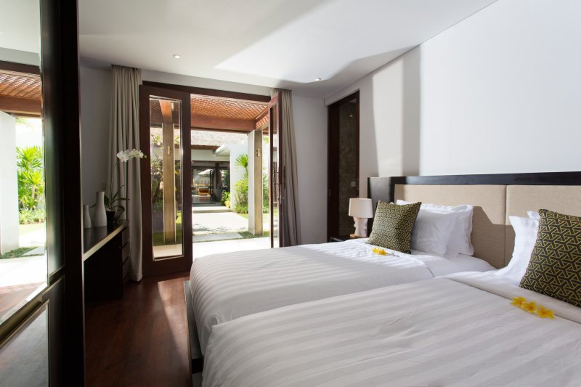 A Luxurious Oasis Steps from the Shore, Bali Villa 1008