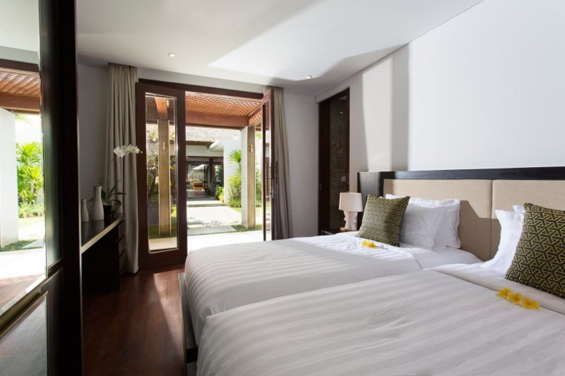 A Luxurious Oasis Steps from the Shore, Bali Villa 1008