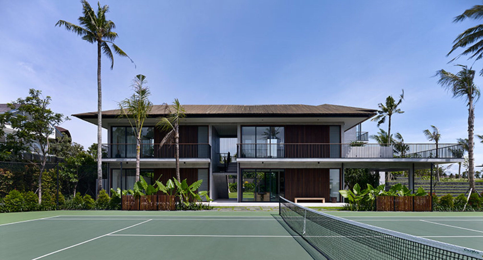 Oceanfront Luxury Escape – Bali Villa 1021