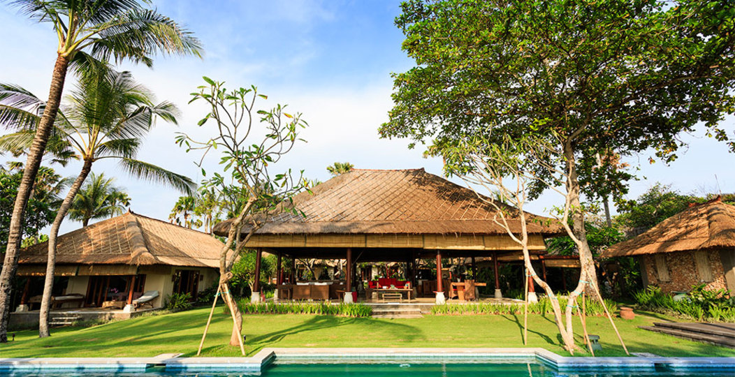Bali Villa 1023: Ocean Bliss & Poolside Serenity