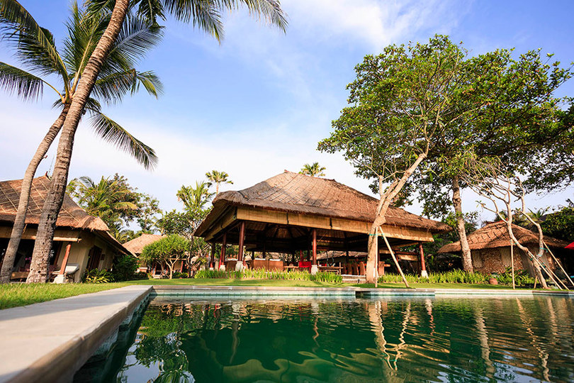 Bali Villa 1023: Ocean Bliss & Poolside Serenity