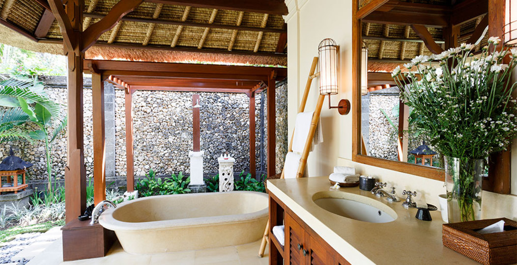 Bali Villa 1023: Ocean Bliss & Poolside Serenity