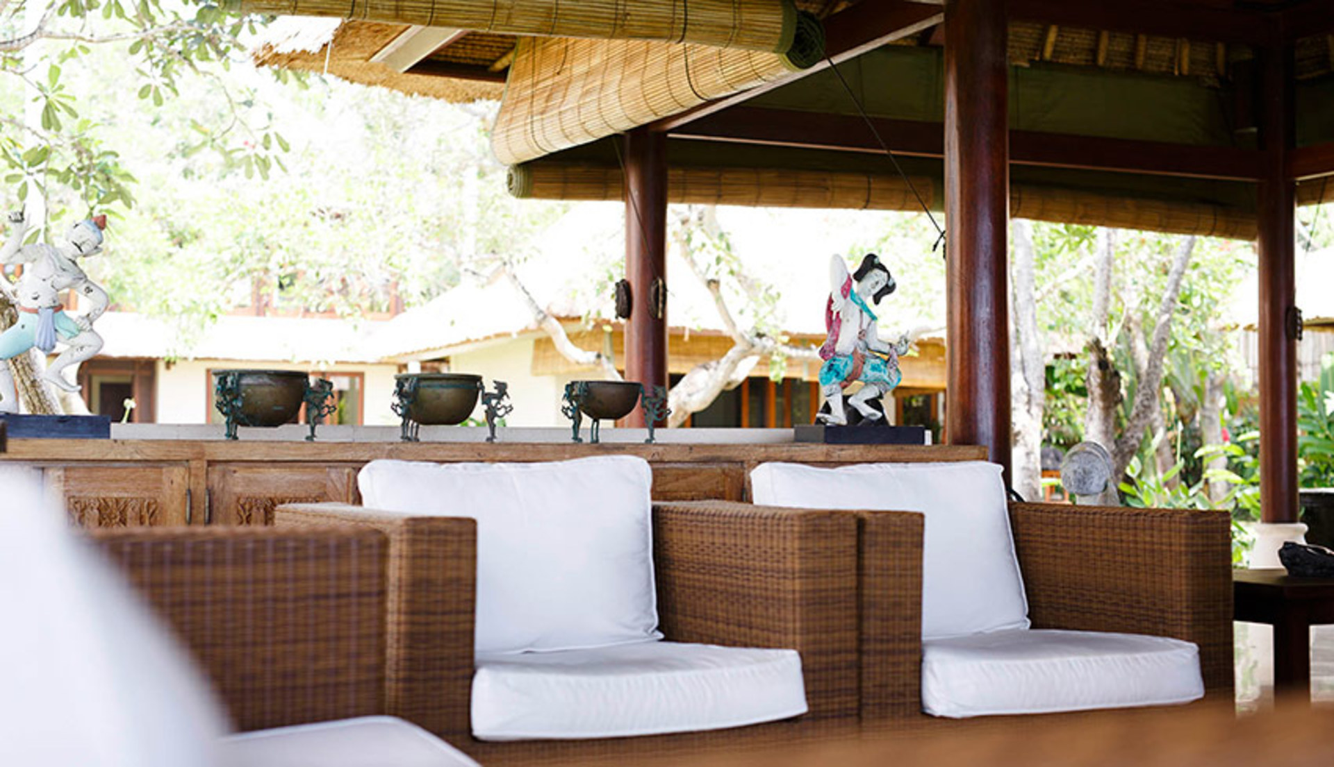 Bali Villa 1023: Ocean Bliss & Poolside Serenity