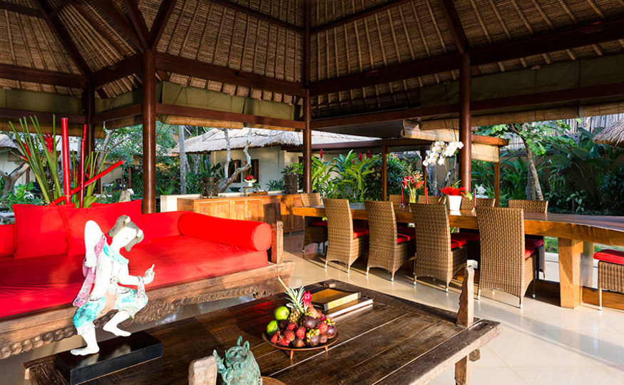 Bali Villa 1023: Ocean Bliss & Poolside Serenity