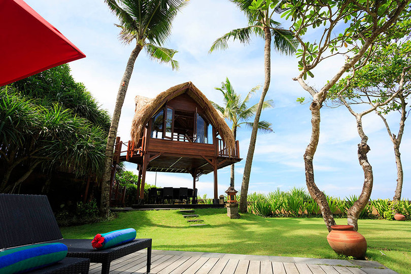 Bali Villa 1023: Ocean Bliss & Poolside Serenity