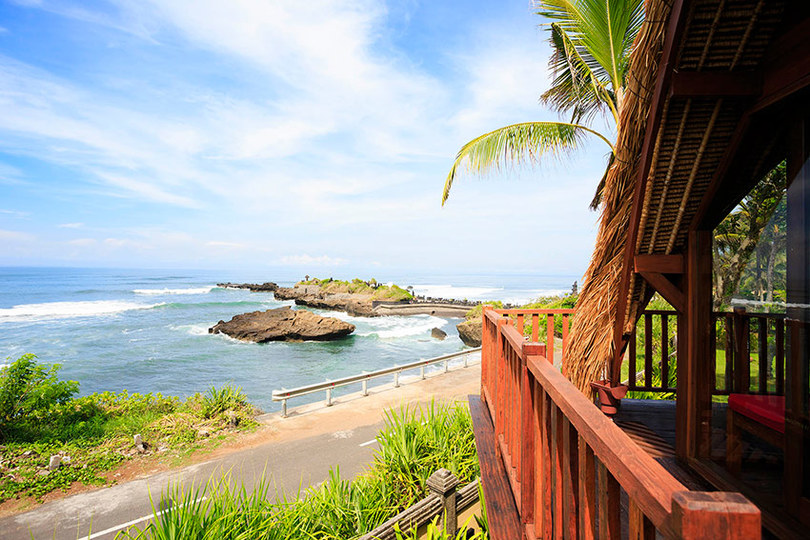 Bali Villa 1023: Ocean Bliss & Poolside Serenity