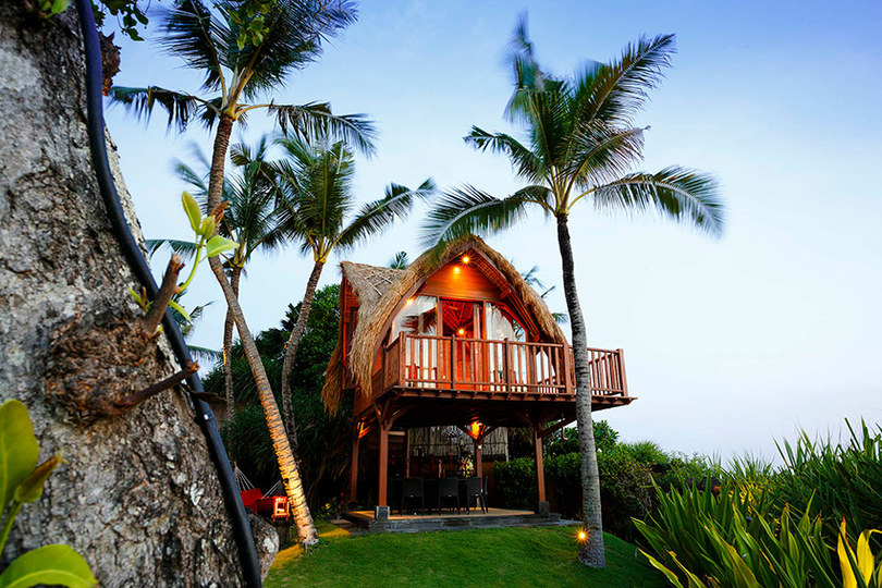 Bali Villa 1023: Ocean Bliss & Poolside Serenity