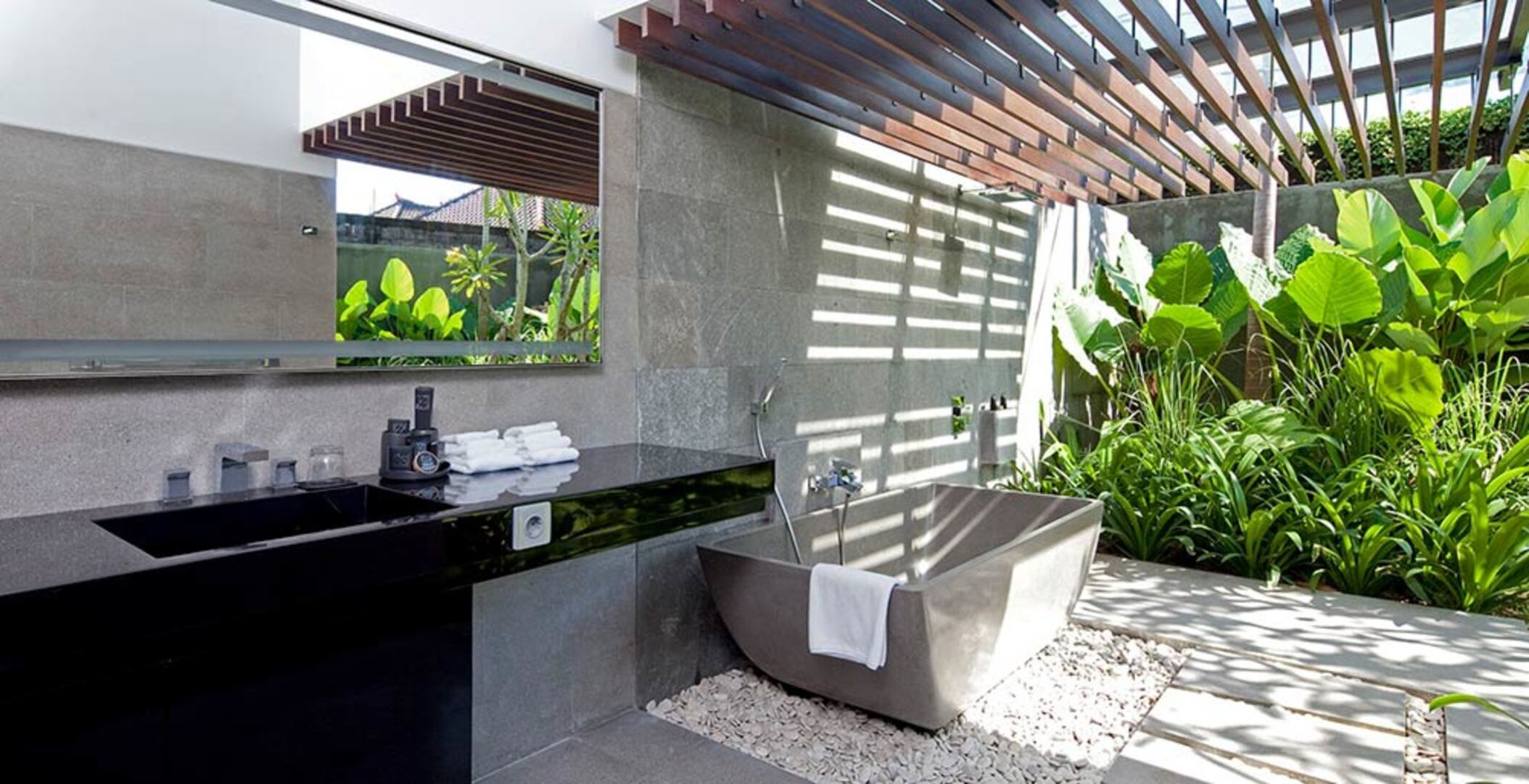 Sanctuary of Green and Glamour – Bali Villa 1024