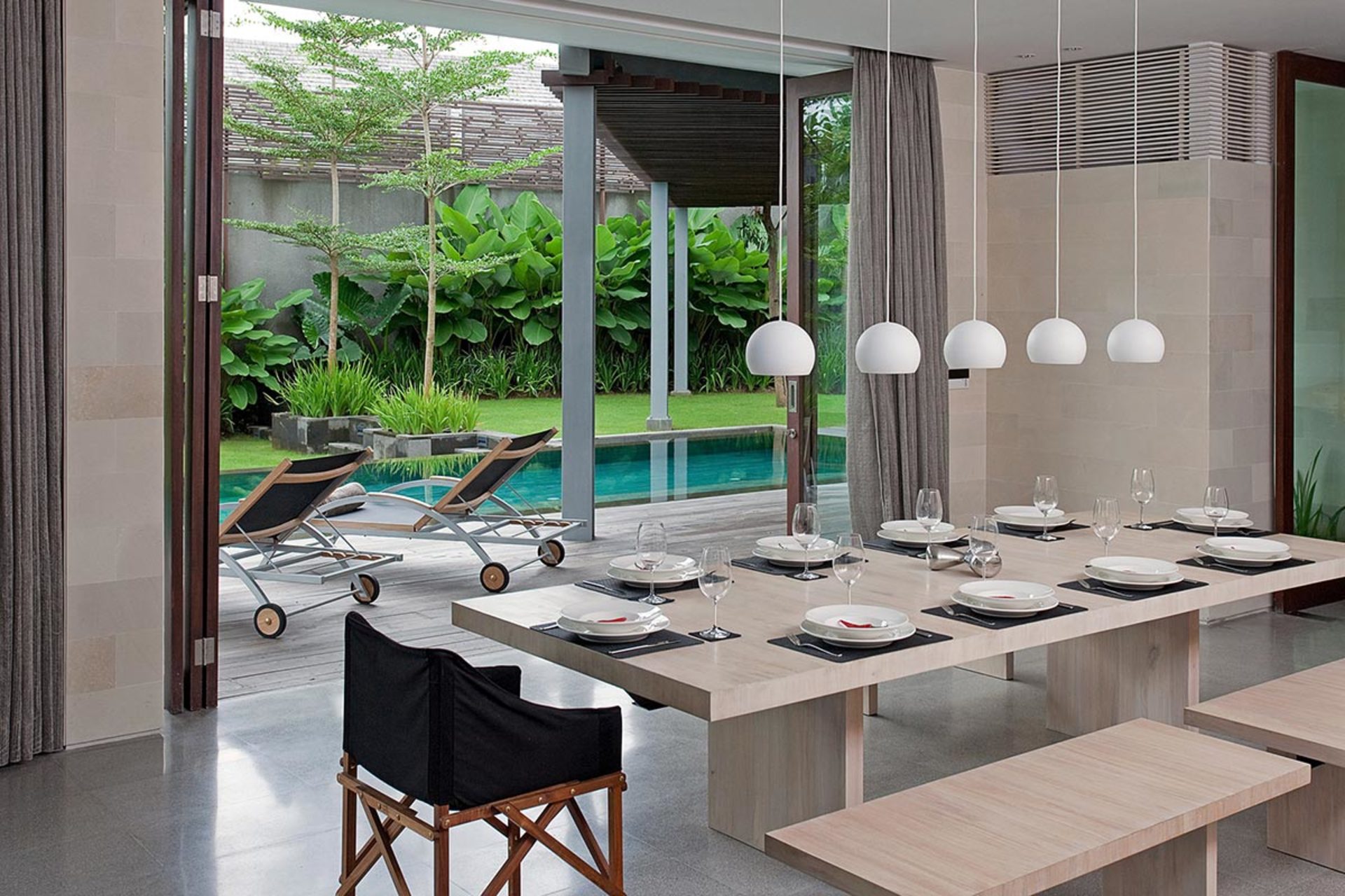 Sanctuary of Green and Glamour – Bali Villa 1024
