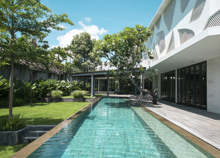 Sanctuary of Green and Glamour – Bali Villa 1024