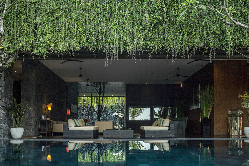 Luxury Villa Escape with Exceptional Staff – 1028