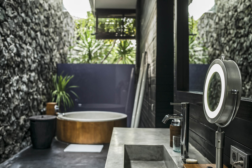 Luxury Villa Escape with Exceptional Staff – 1028