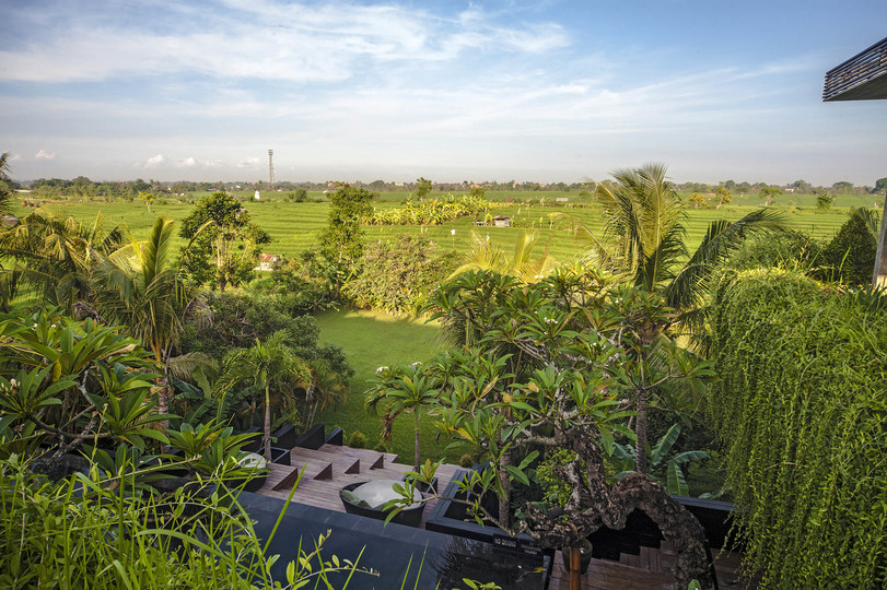 Luxury Villa Escape with Exceptional Staff – 1028
