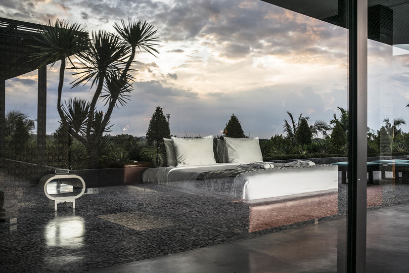 Luxury Villa Escape with Exceptional Staff – 1028