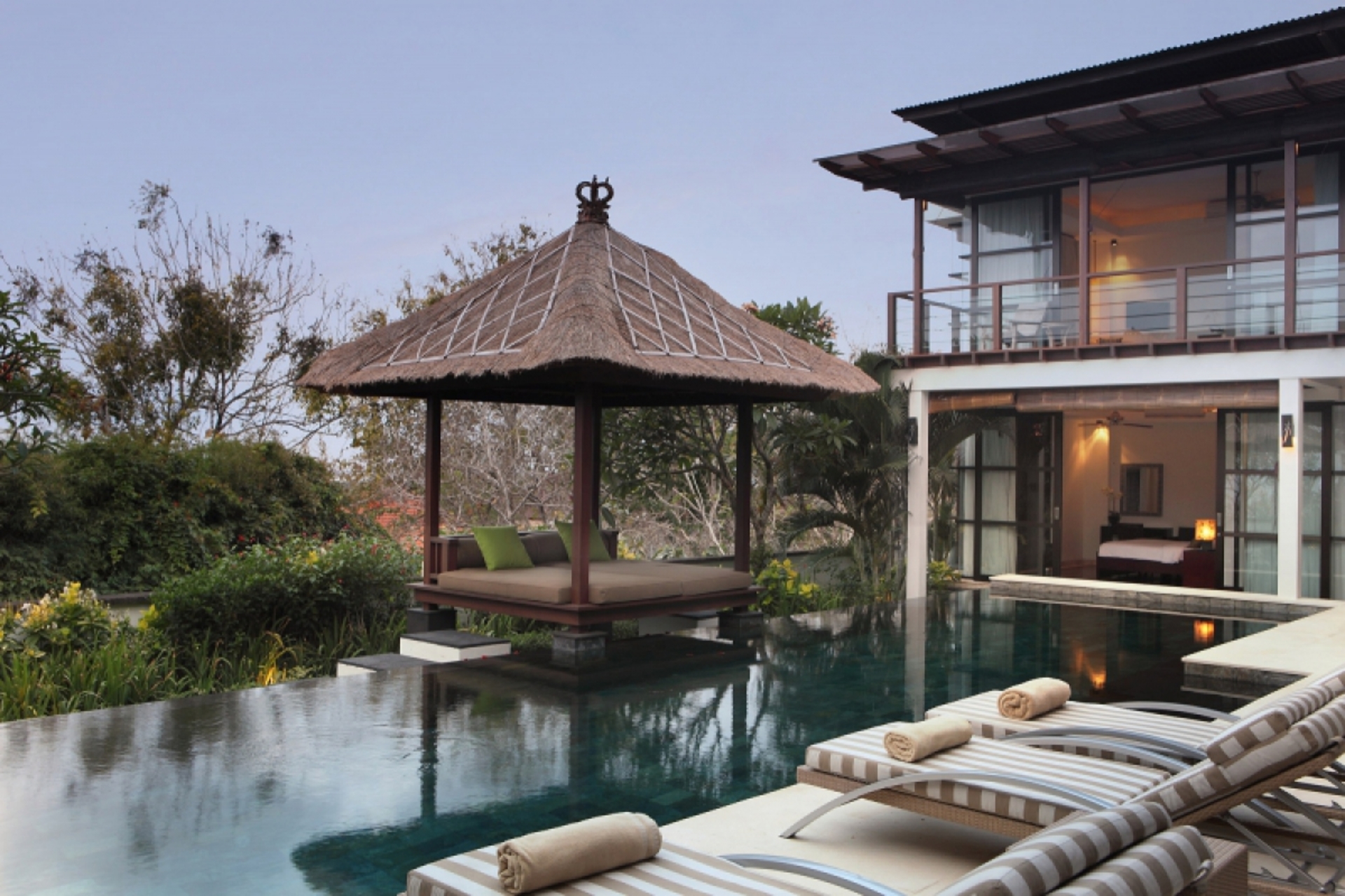 Elegant Cliffside Villa with Breathtaking Views – Bali Villa 1031