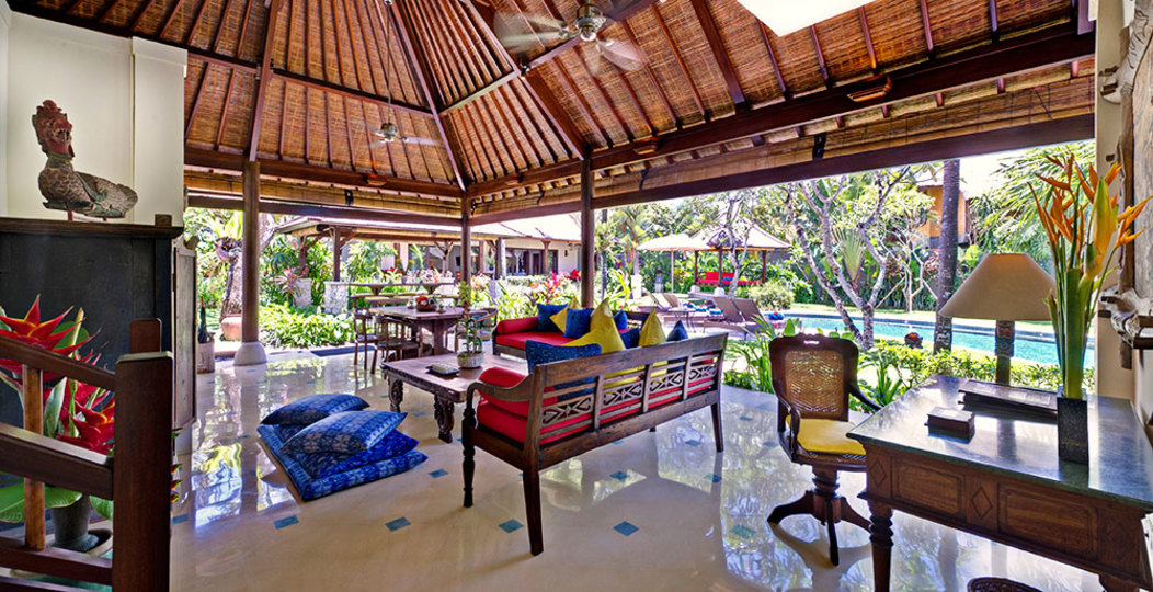 Tropical Luxury Steps from the Sand – Bali Villa 1034