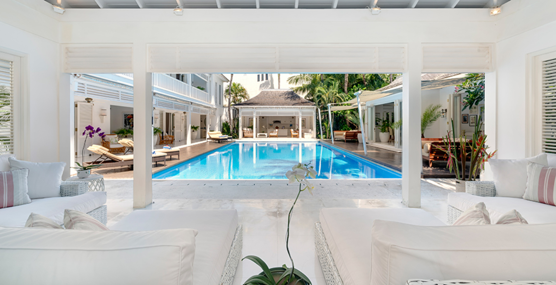 Rent a Luxury Villa in Bali Close to the Beach, Bali Villa 1037