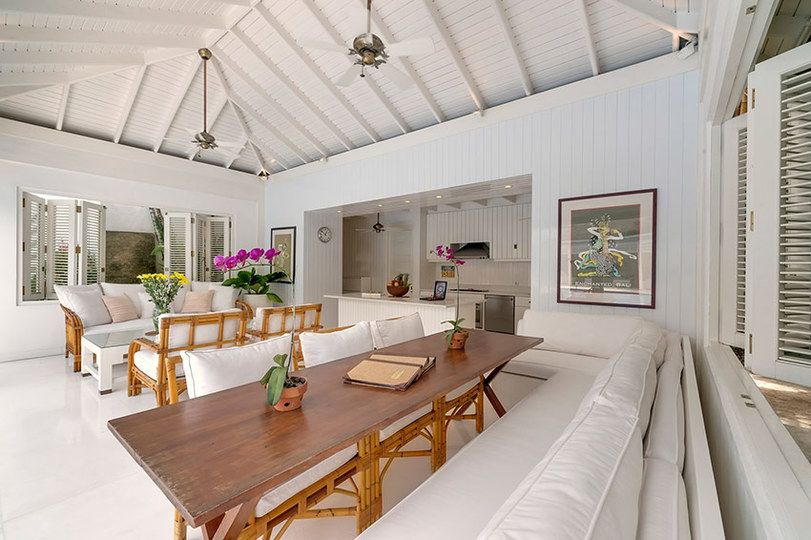 Rent a Luxury Villa in Bali Close to the Beach, Bali Villa 1037