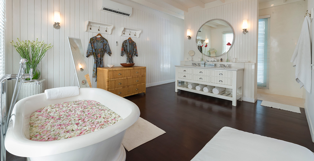 Rent a Luxury Villa in Bali Close to the Beach, Bali Villa 1037