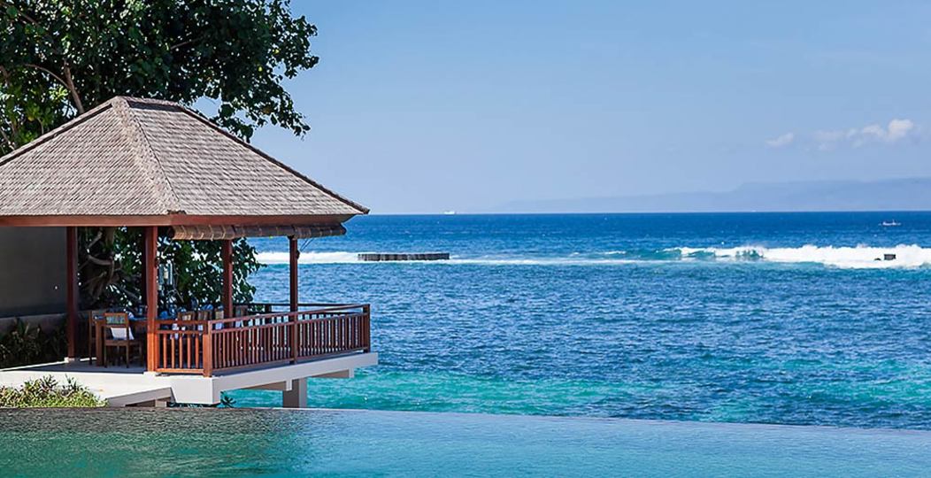Beautiful Seafront Villa with Private Pool – Bali Villa 1041