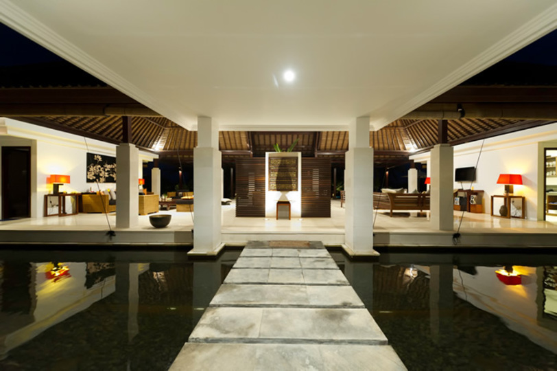 Private Beachside Escape with Lush Grounds – Bali Villa 1044