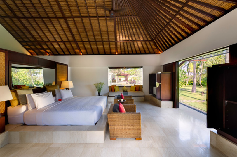 Private Beachside Escape with Lush Grounds – Bali Villa 1044