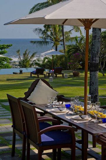 Private Beachside Escape with Lush Grounds – Bali Villa 1044