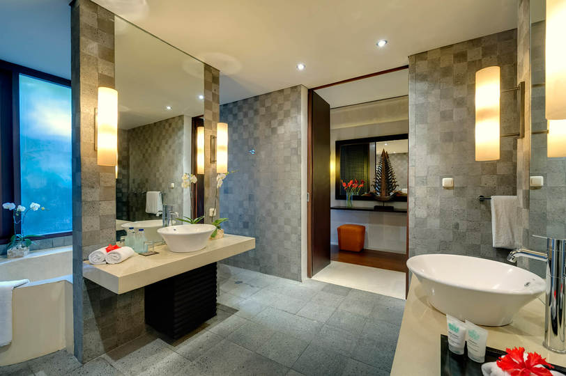 Elegance in Every Sunset – Bali Villa 1047