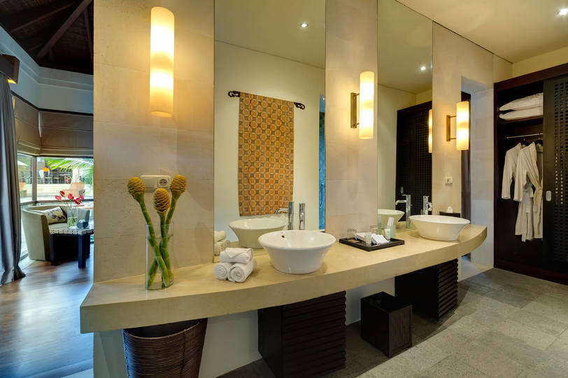 Elegance in Every Sunset – Bali Villa 1047