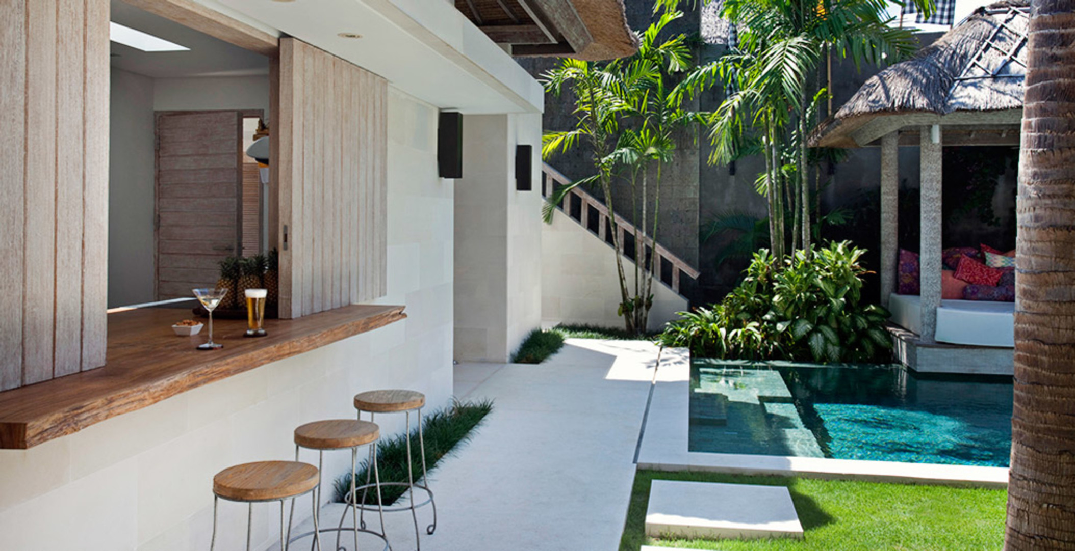 Serenity by the Shoreline – Bali Villa 1048