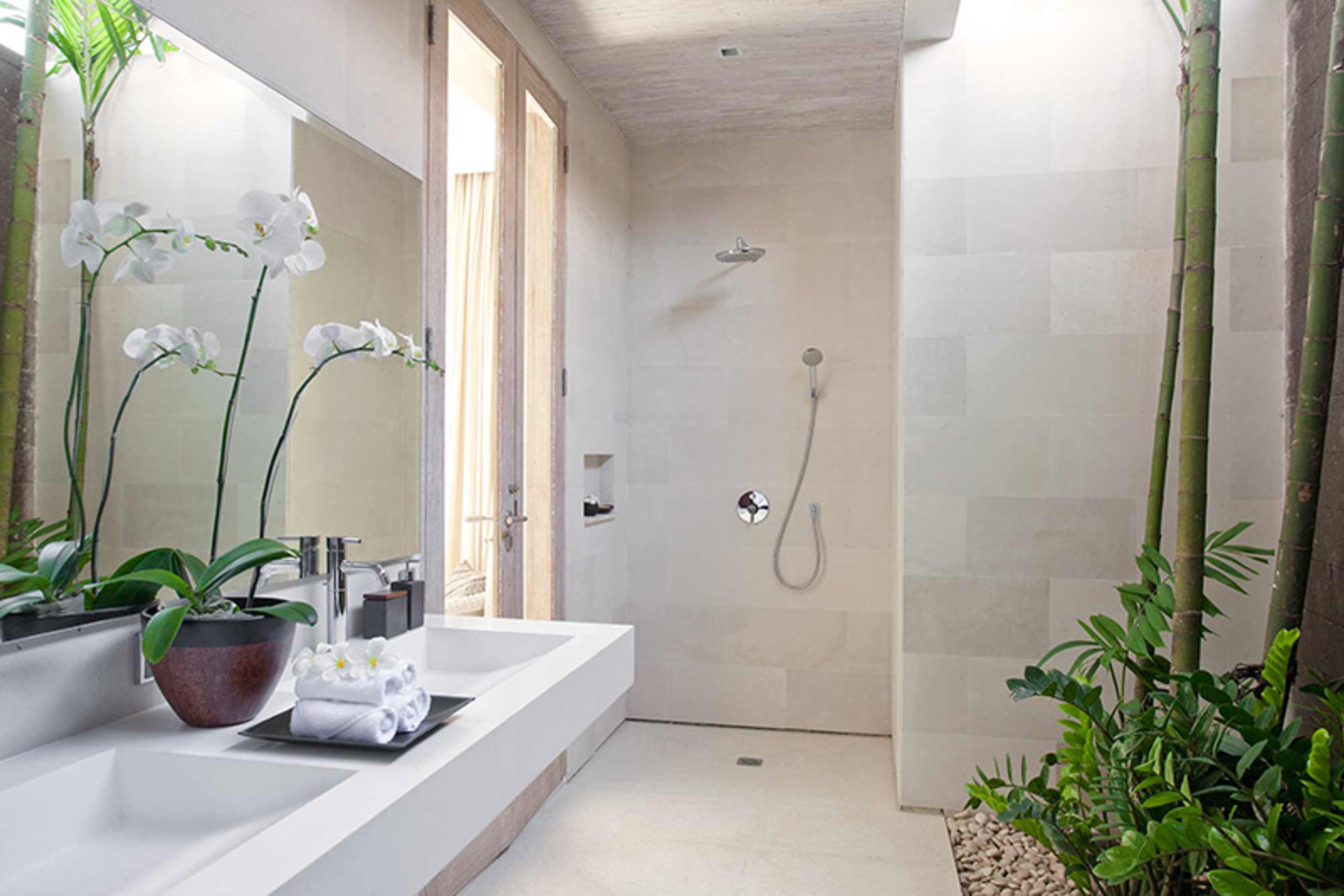 Serenity by the Shoreline – Bali Villa 1048