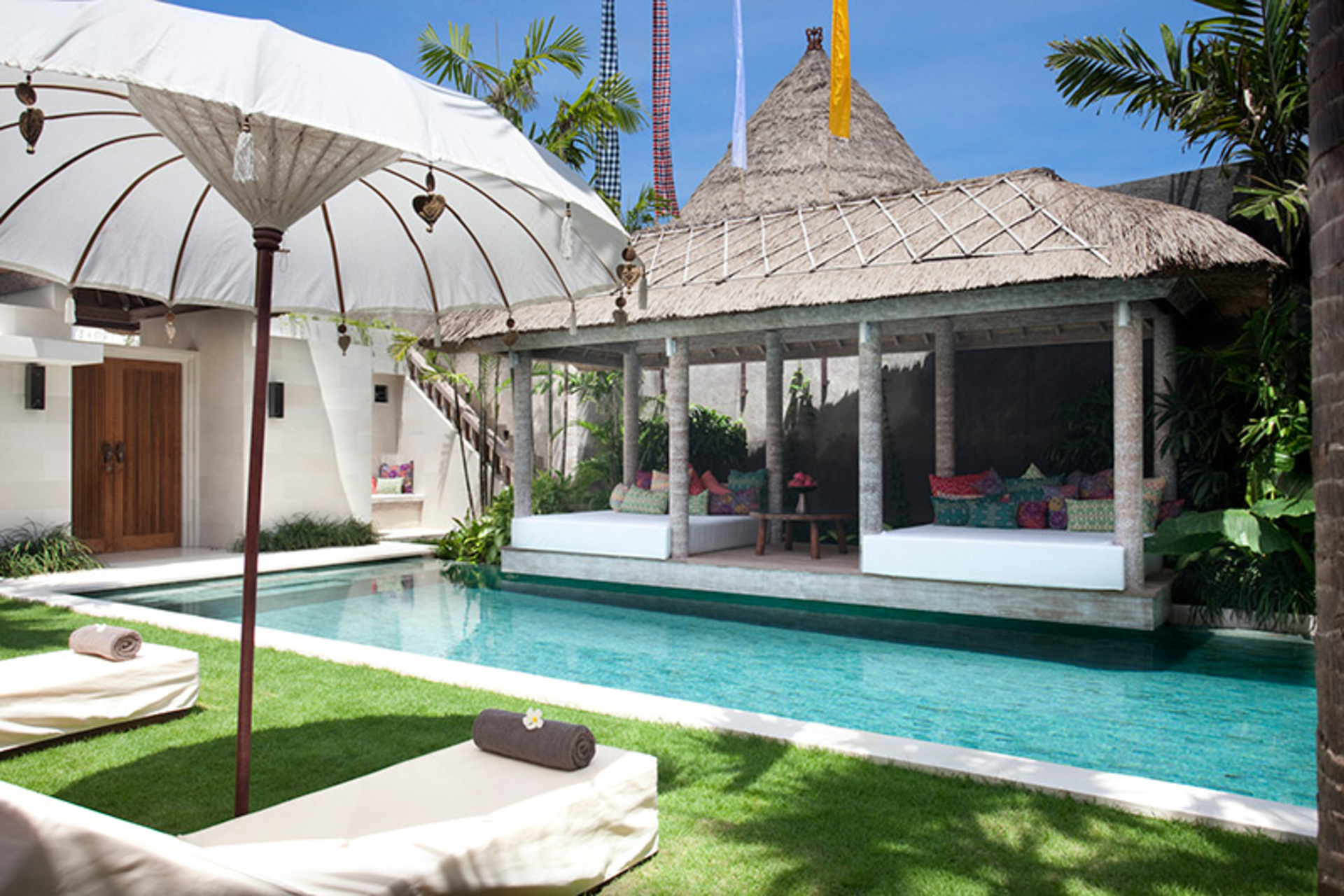Serenity by the Shoreline – Bali Villa 1048