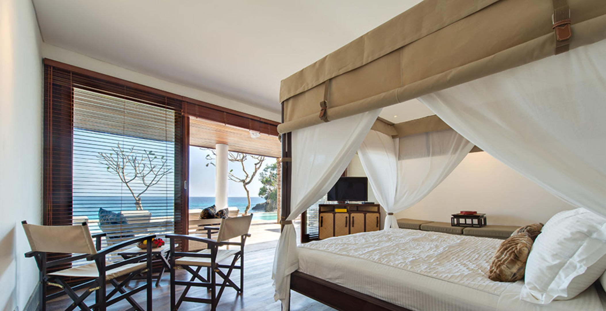 Chic Beachfront with Pool & Style – Bali Villa 1052