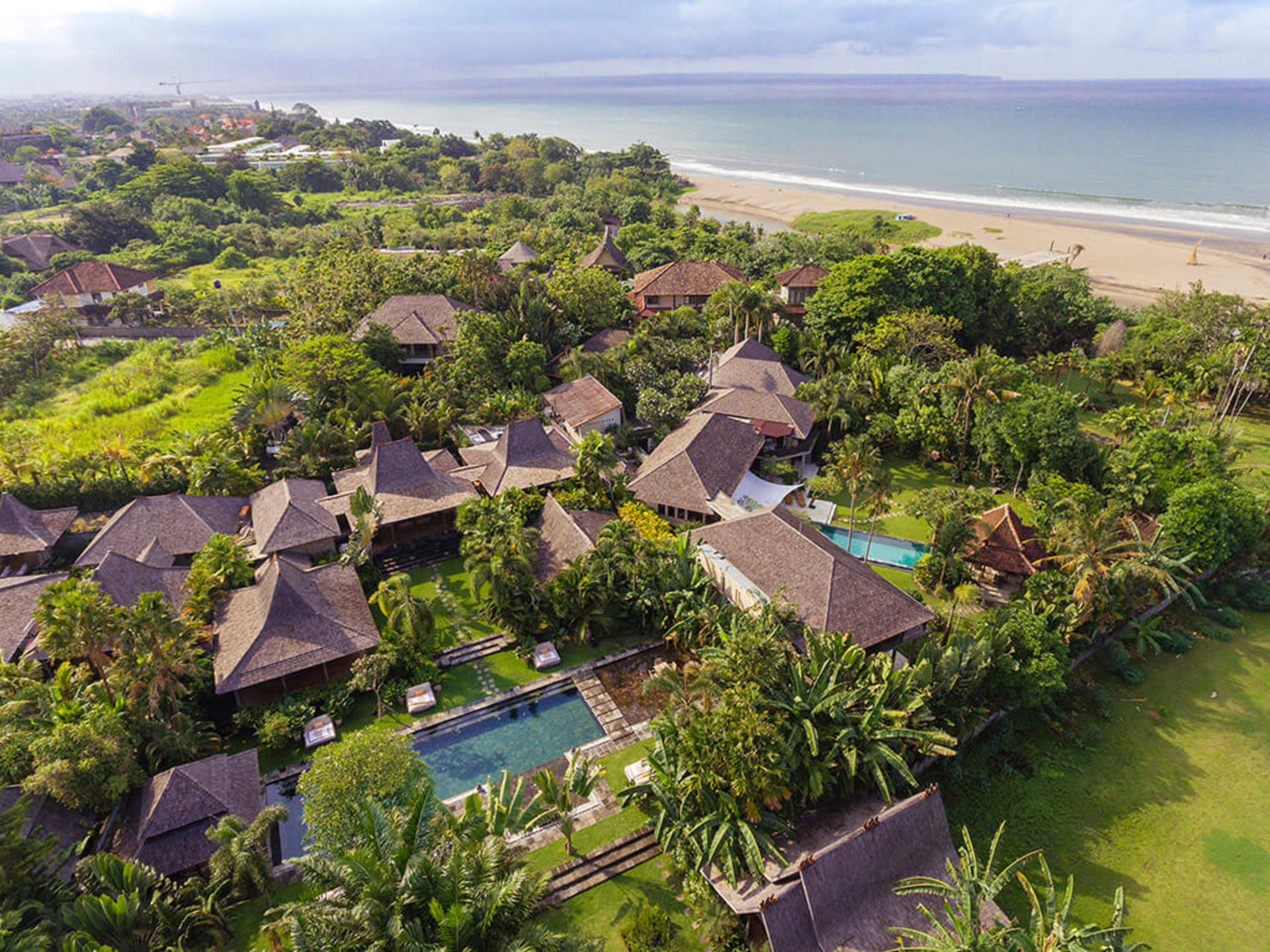 Seaside Luxury with Cultural Charm – Bali Villa 1054