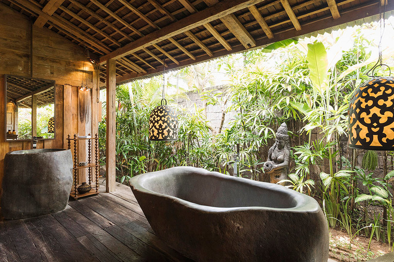 Seaside Luxury with Cultural Charm – Bali Villa 1054