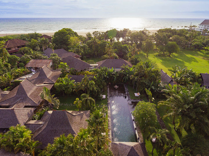 Seaside Luxury with Cultural Charm – Bali Villa 1054