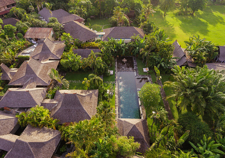 Seaside Luxury with Cultural Charm – Bali Villa 1054