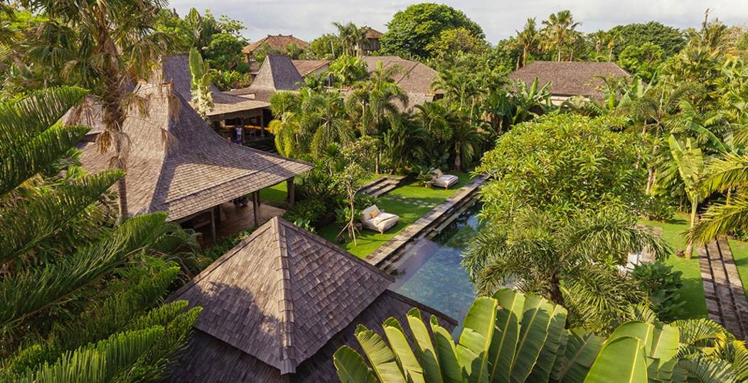 Seaside Luxury with Cultural Charm – Bali Villa 1054