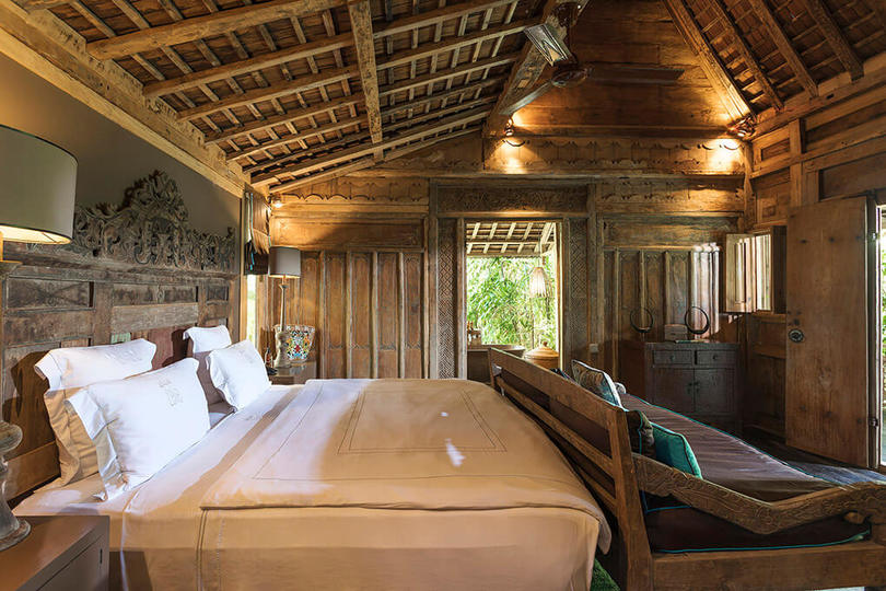 Seaside Luxury with Cultural Charm – Bali Villa 1054