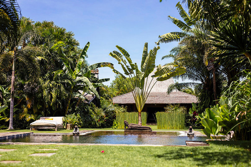 Seaside Luxury with Cultural Charm – Bali Villa 1054