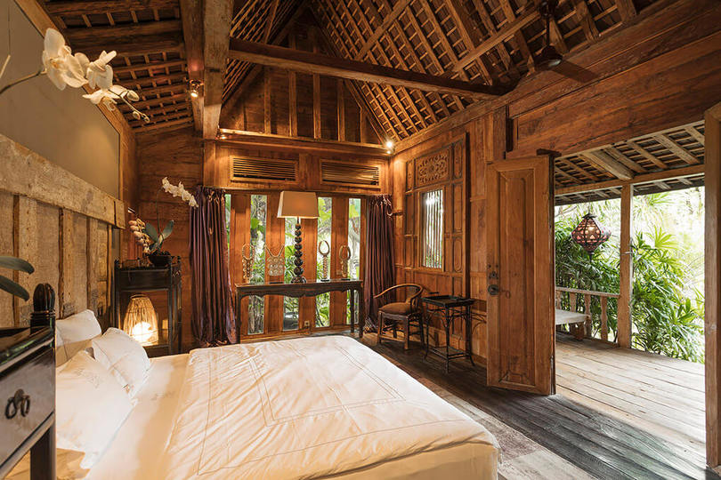 Seaside Luxury with Cultural Charm – Bali Villa 1054