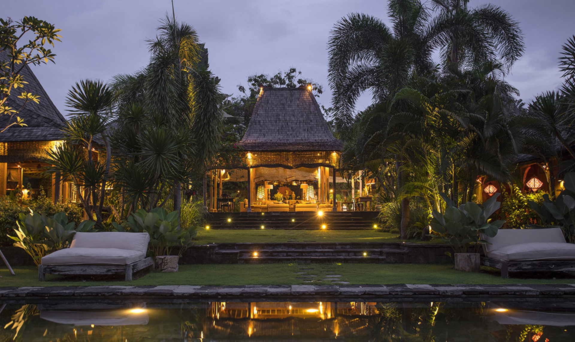 Seaside Luxury with Cultural Charm – Bali Villa 1054